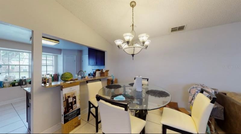 Building Photo - 1413 Tiverton Dr