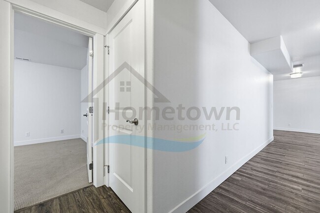 Building Photo - 5163 E Portside Ct