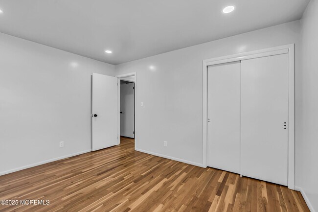 Building Photo - 16 Burdge Dr