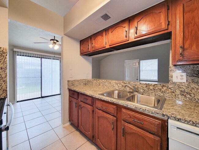 Building Photo - 24202 4 Sixes Ln