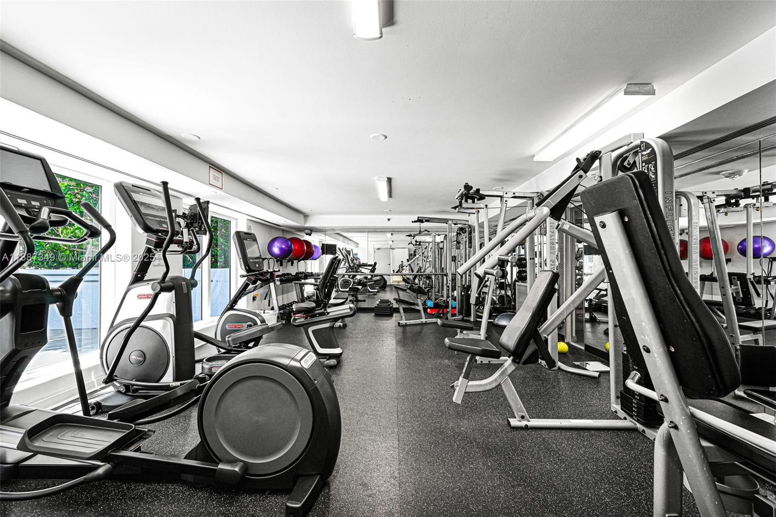 Building Photo - 1627 Brickell Ave