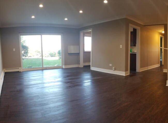 Building Photo - 1301 S Finley Rd