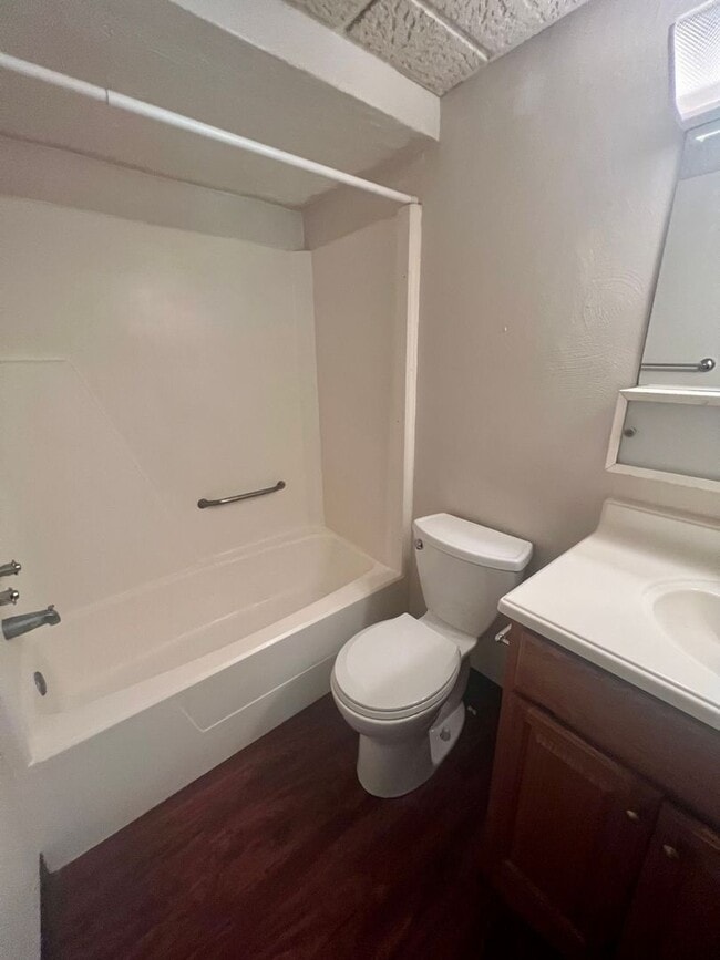 Building Photo - 1 Bedroom 1 Bath-Moon Township