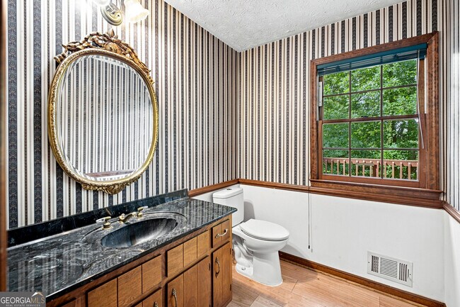Building Photo - 965 Millbrook Ct