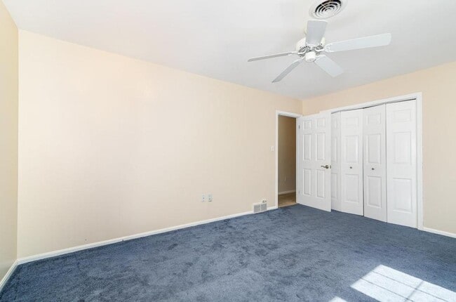Building Photo - 8 Bracken Ct
