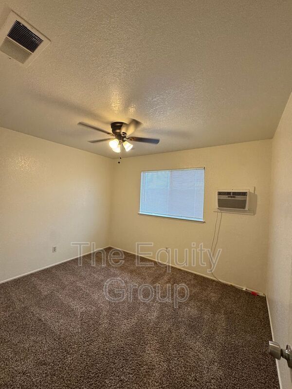 Building Photo - 1226 S Santa Fe St