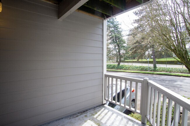 Building Photo - Beautiful & Spacious 2 Bed 2 Bath by Lair Hill Park!