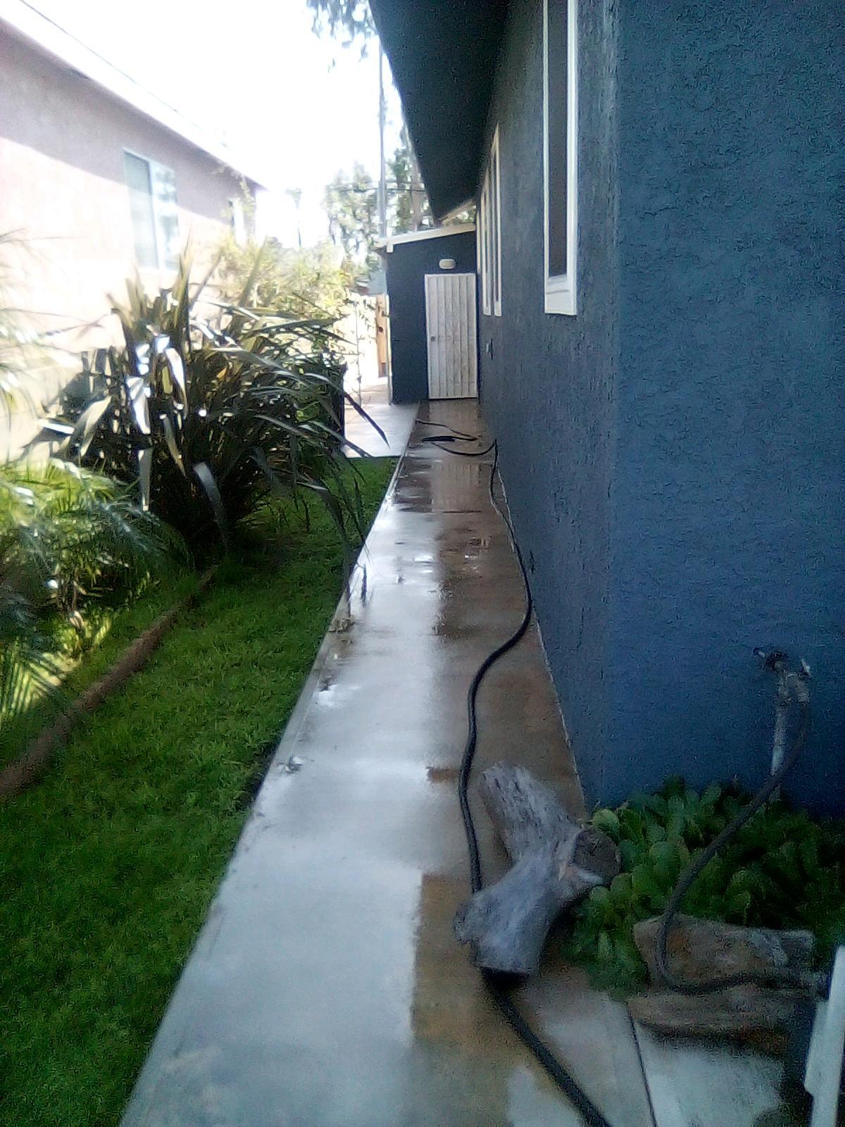 Building Photo - 558 Brooks Ave