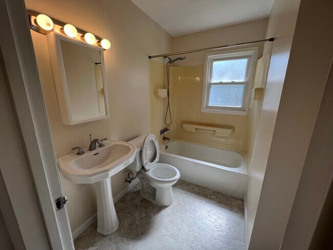 Building Photo - 3591 Harry Truman Dr