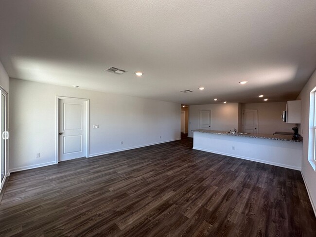 Building Photo - Beautiful New 2024 Construction 3 Bedroom ...