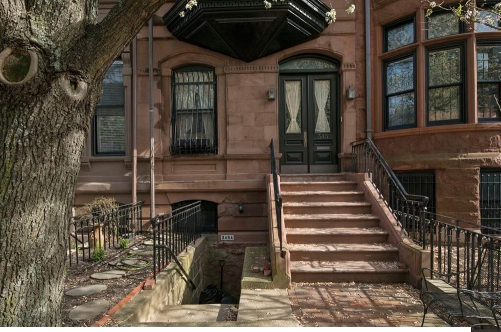 Building Photo - 345 Beacon St