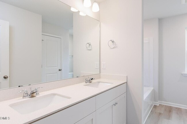 Building Photo - 152 Kobus Ct