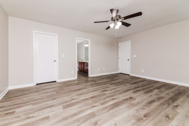 Building Photo - 3501 Pinkham Way