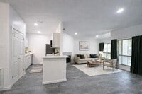 Building Photo - 9600 Royal Ln