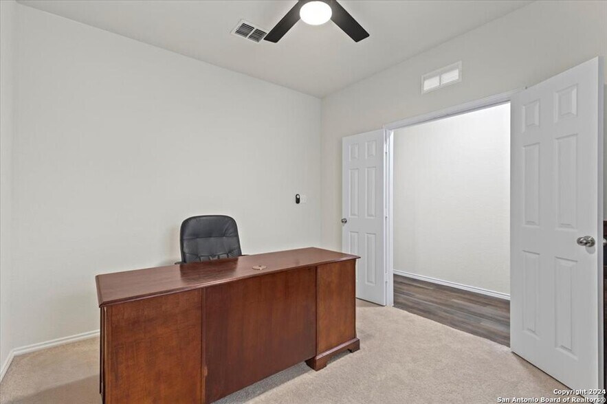 Building Photo - 808 Beacon Hts