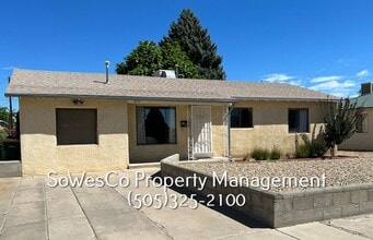 Building Photo - FULLY FURNISHED  3 Bedroom - Short or Long...