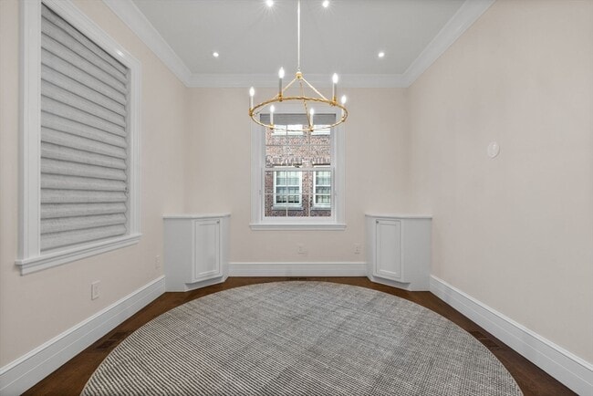 Building Photo - 2 Byron St