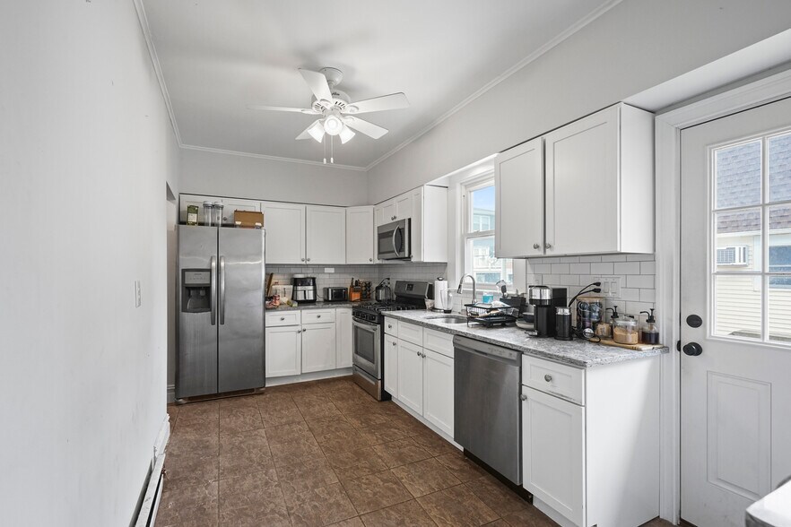 Building Photo - 55 Seadrift Ave