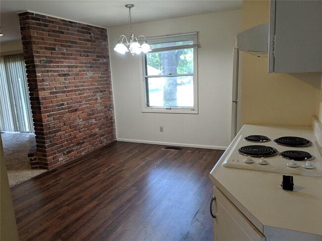 Building Photo - 822 Dutch Mill Dr