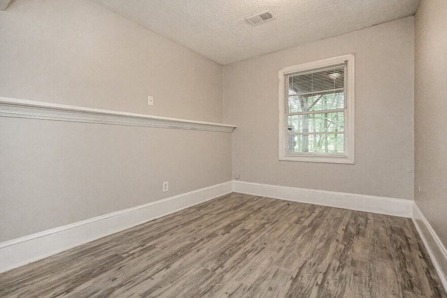 Building Photo - 1589 Cherry Hill Ln SW
