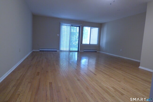 Building Photo - 35 Mountain Laurel Ct