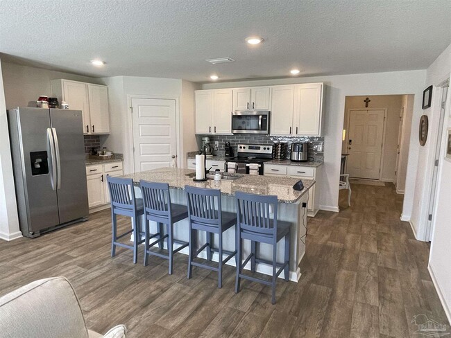 Building Photo - 7835 Lakeside Oaks Dr