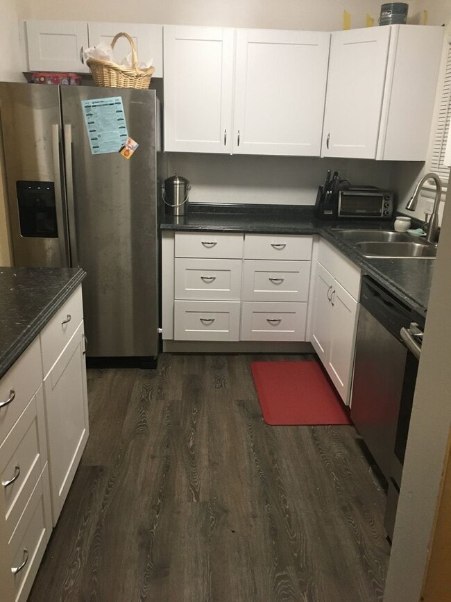 Building Photo - Two Bedroom Apartment with Fenced Backyard in Lafayette Duplex