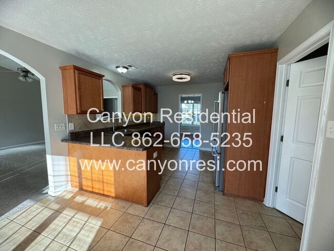 Building Photo - 105 Scaley Bark Dr