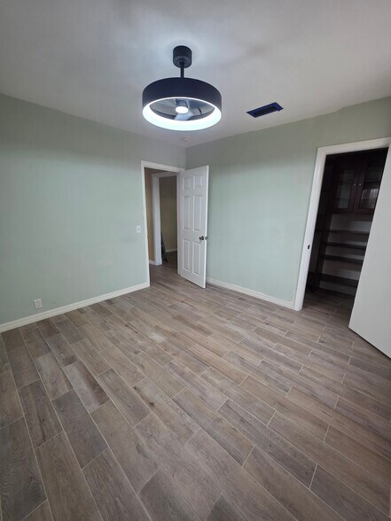 Building Photo - 18822 Hart St