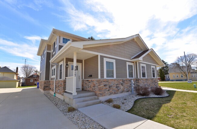 Building Photo - 3807 7th Ave