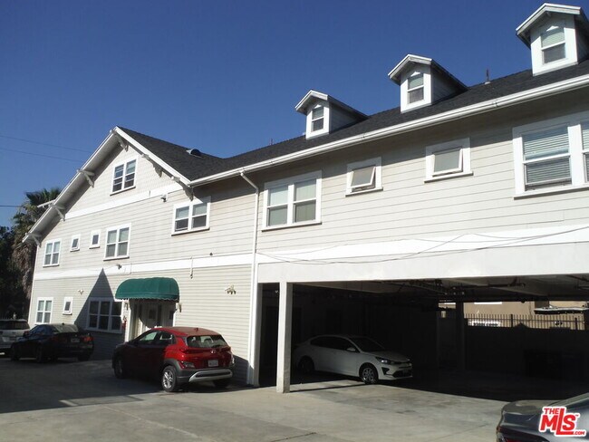 Building Photo - 1821 W 12th Pl