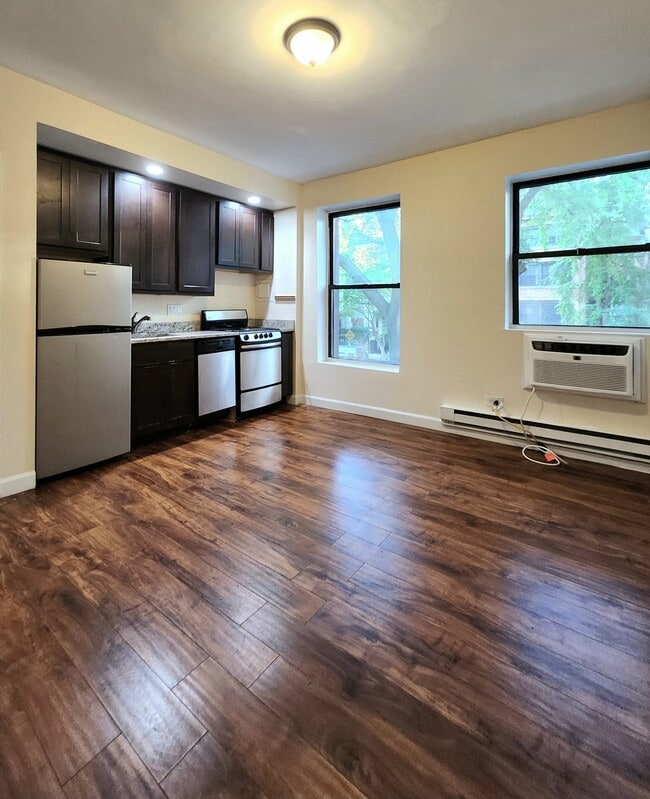 Building Photo - 1430 N Dearborn Pkwy