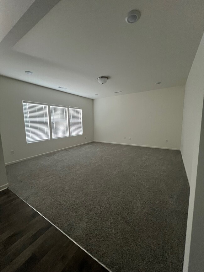Building Photo - 1619 Running Deer Dr