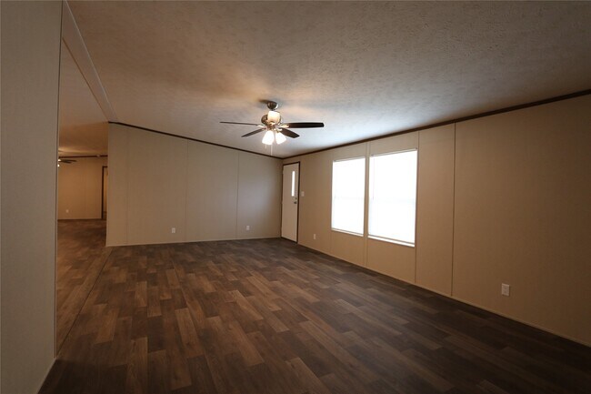 Building Photo - 16501 E Emerson Cir