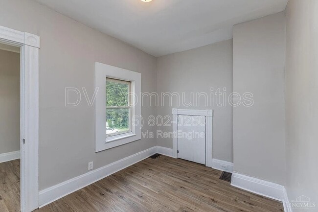 Building Photo - 4604 Glenshade Ave