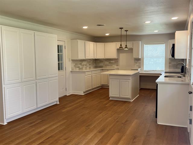 Building Photo - 2406 Ridgecrest Dr