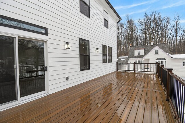 Building Photo - Spacious New Build in Quiet Silver Spring - Available Now