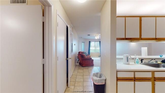 Building Photo - 529 Southwest PKWY Unit 102