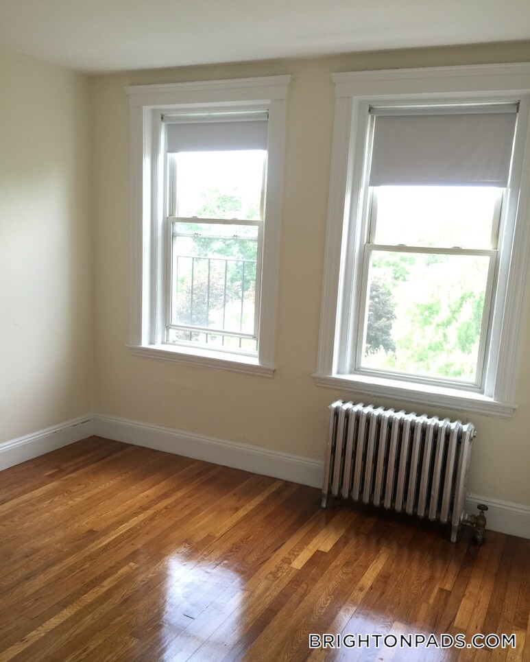 Building Photo - 135 Washington St