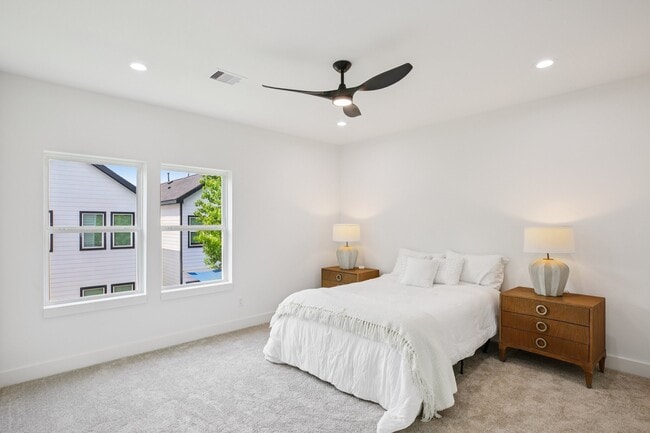 Building Photo - 6739 Liverpool St