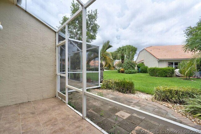 Building Photo - 6183 Floral Lakes Dr