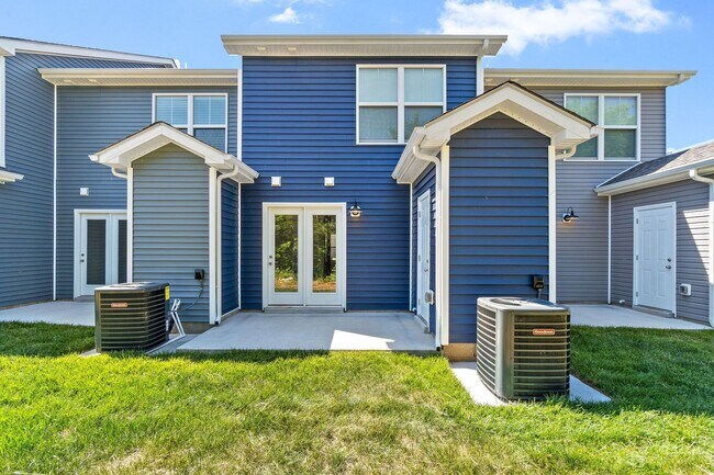 Building Photo - Nautilus Landing Luxury Townhouse