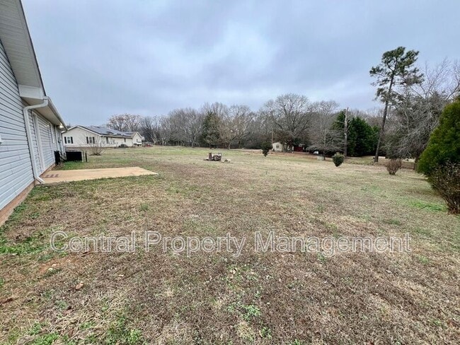 Building Photo - 102 Stoneledge Dr