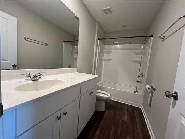 Building Photo - 2008 Nuthatch Dr