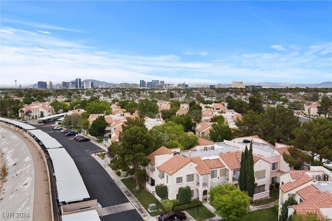 Building Photo - 4861 S Torrey Pines Dr