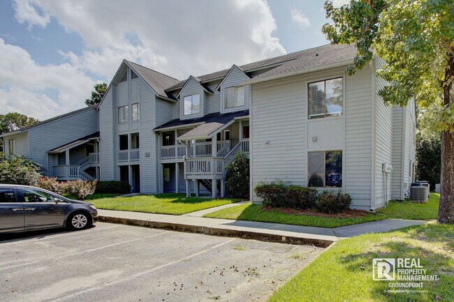Building Photo - 8471 Yadkin Cir