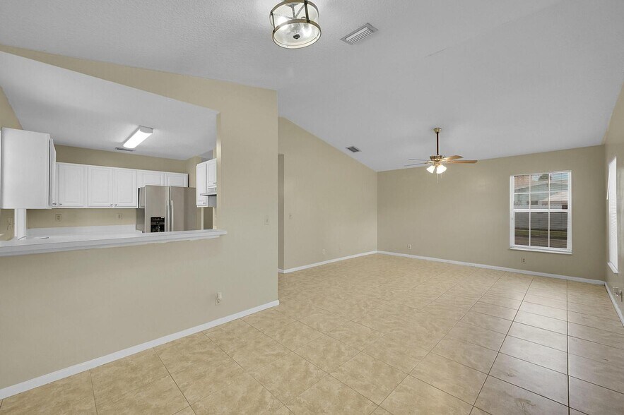 Building Photo - 901 10th St