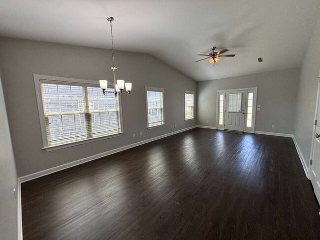 Building Photo - FOR RENT in Dothan, AL!! MOVE IN SPECIAL!!...