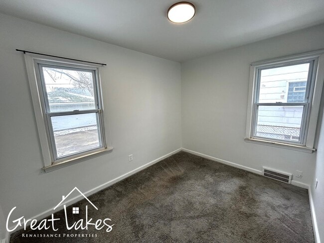 Building Photo - Charming 2 Bedroom 1 Bathroom now available for rent