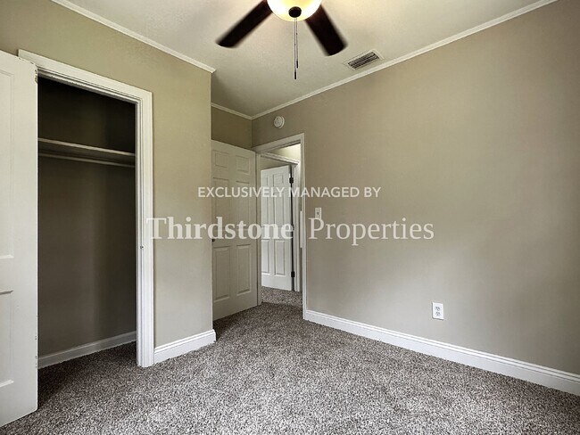 Building Photo - 927 SARANAC ST, JACKSONVILLE, FL 32254
